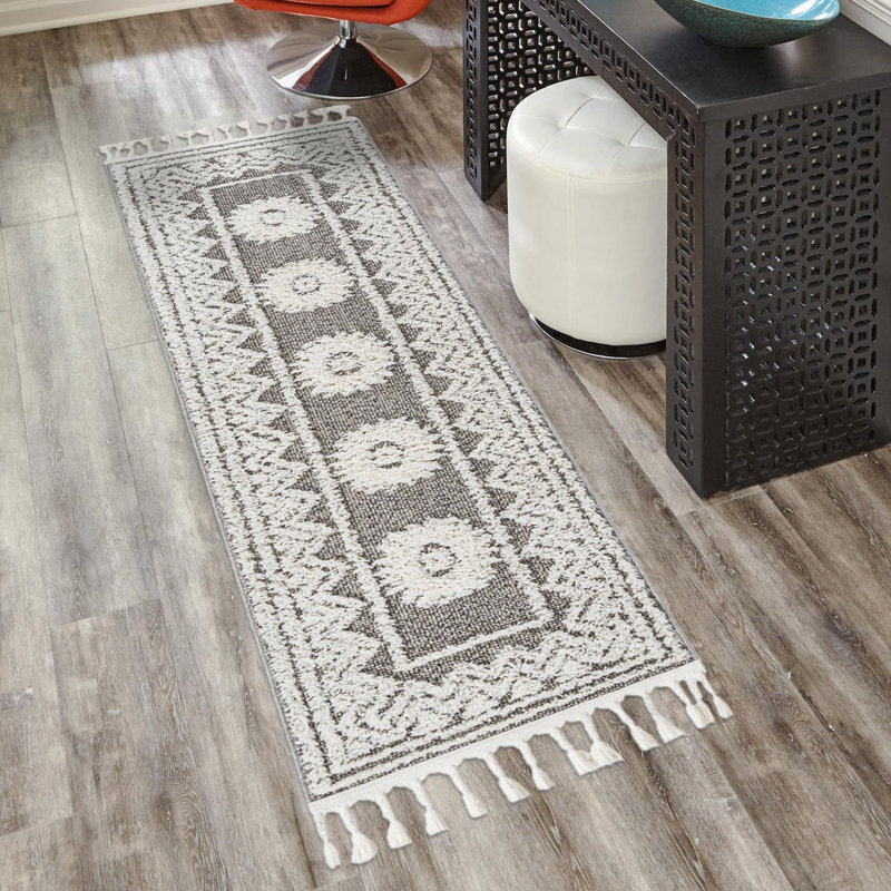 Mical Geometric Indoor Rug, Runner 2' x 4'1"