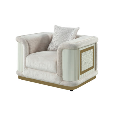 Chaise contemporaine Bona avec un tissu de couleur beige riche, un cadre doré et des panneaux à motif de losanges distinctifs