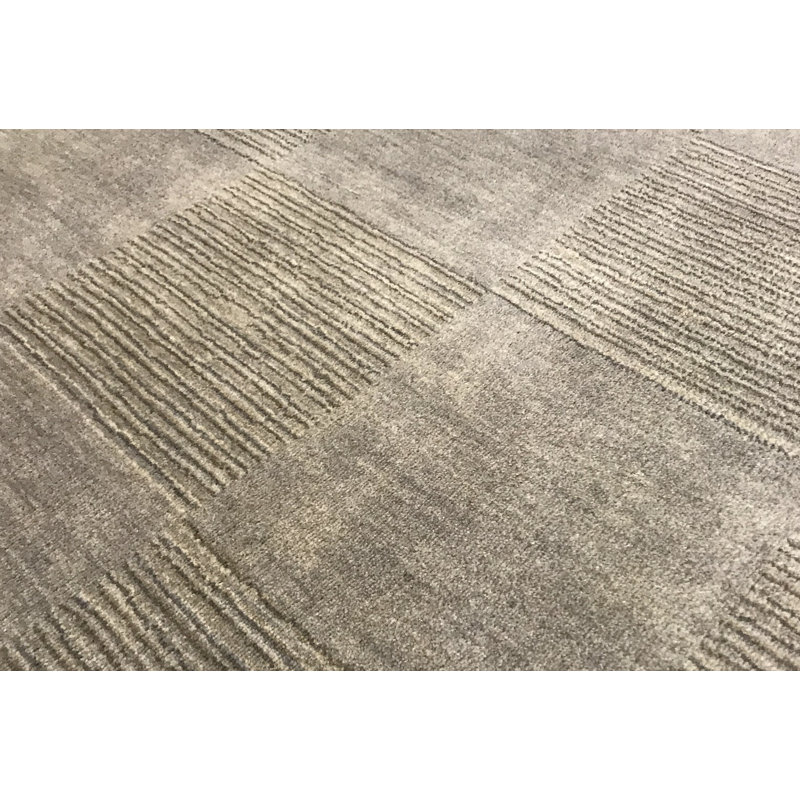 Hand-Knotted High-Quality Gray Area Rug