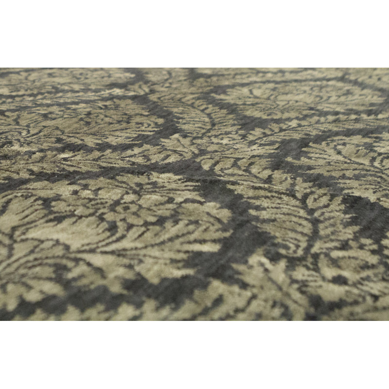 Hand Woven Wool Floral Area Rug