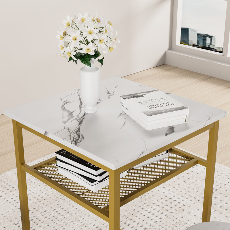 Table de bar et 2 tabourets, blanc doré, structure en métal imitation bois, élégante et pliable, idéale pour les petits espaces.