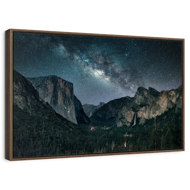 Stargazing At Yosemite, Cadre flottant noyer, 40 po x 27 po