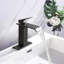 Robinet de salle de bain style cascade, commande à une poignée, finition noir mat, robinet en acier inoxydable avec bec et conception simple-123052474