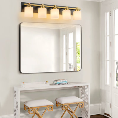 Luminaire de salle de bain moderne 5 lumières au-dessus du miroir, lumières de meuble-lavabo or noir, abat-jour en verre blanc laiteux, douille E26 (ampoules non incluses)