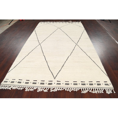 Tapis ivoire en laine noué à la main de conception unique 5 pi 9 po x 9 pi 3 po New Age