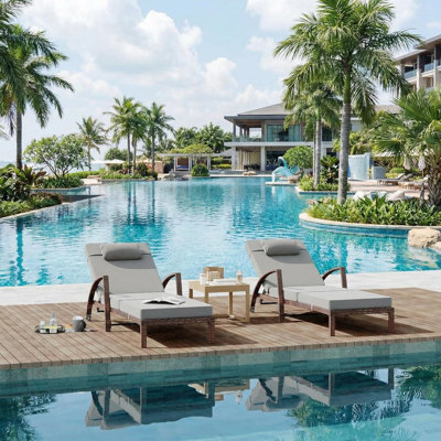 Ensemble de 2 chaises longues d'extérieur en rotin PE résistant aux intempéries avec 5 positions réglables, roues, accoudoirs, coussins et coussins, pliable pour la piscine, la terrasse