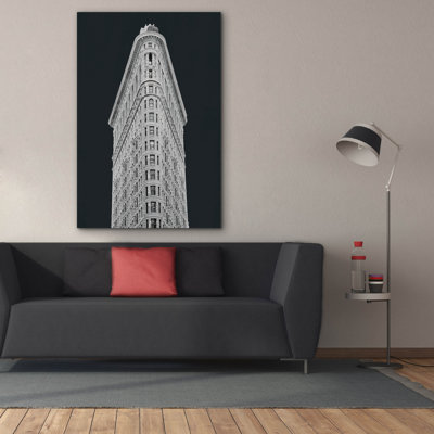  «Flatiron Building On Black» par Wild Apple Portfolio, art mural sur toile, 40 po x 60 po