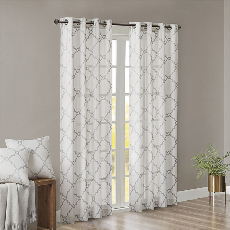 Panneau de rideau avec œillets à motif géométrique et fonctionnalité de filtrage de la lumière du soleil, Ivoire / Gris