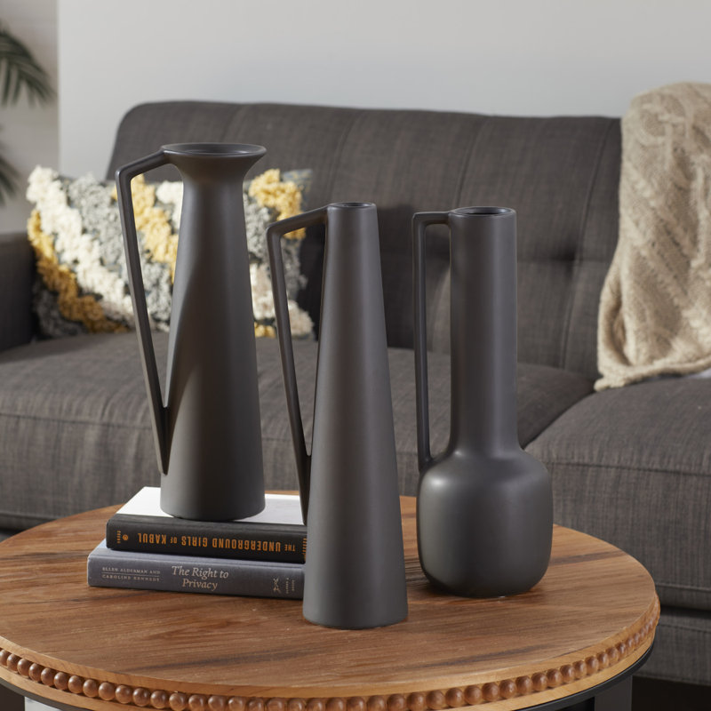 Vase en céramique Cosmoliving By Cosmopolitan, Gris foncé, H 17 po x l 18 po x P 6 po