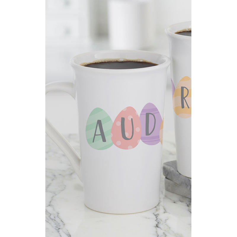 Grande tasse à café au lait avec œufs de Pâques, Oui