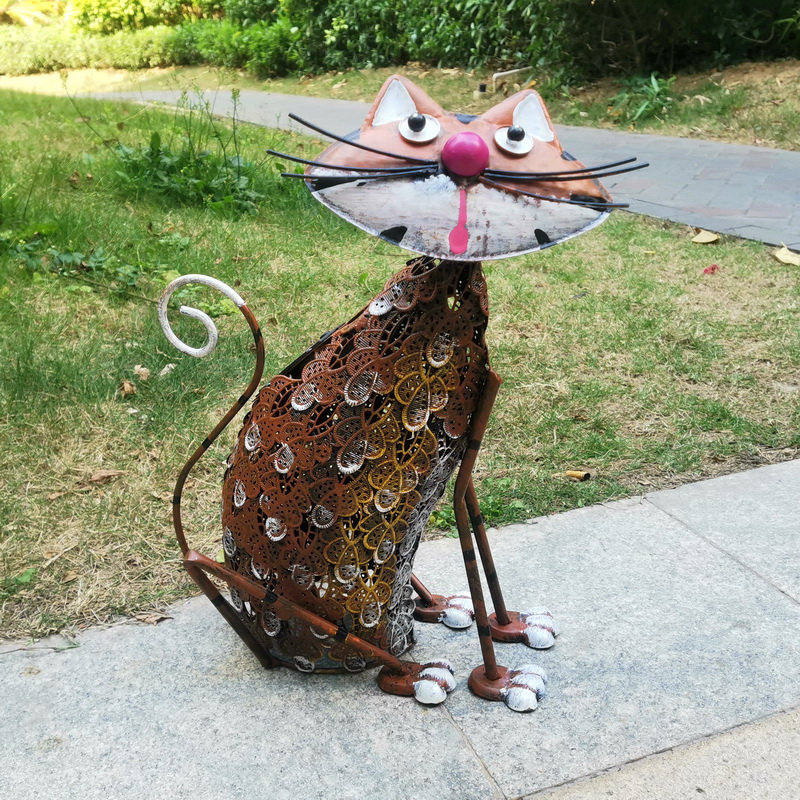 Chat brun 16 po avec lumière