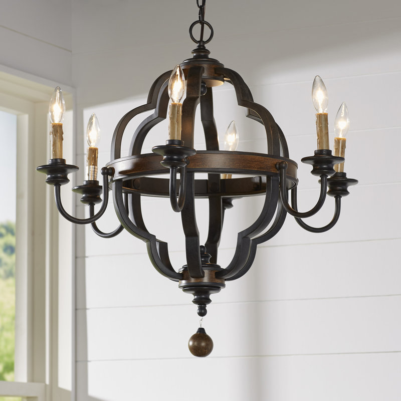 Lustre classique / traditionnel à 6 lumières de style bougie avec décor perlé Clouet