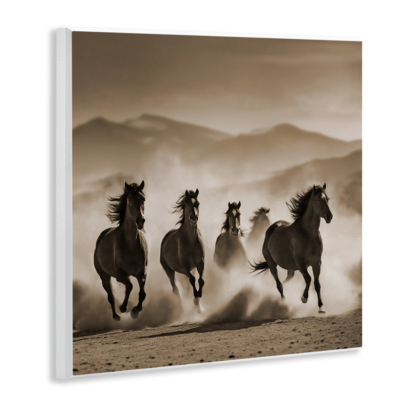 Art mural, "Trotting Mountain Stallions" par Noah Bay