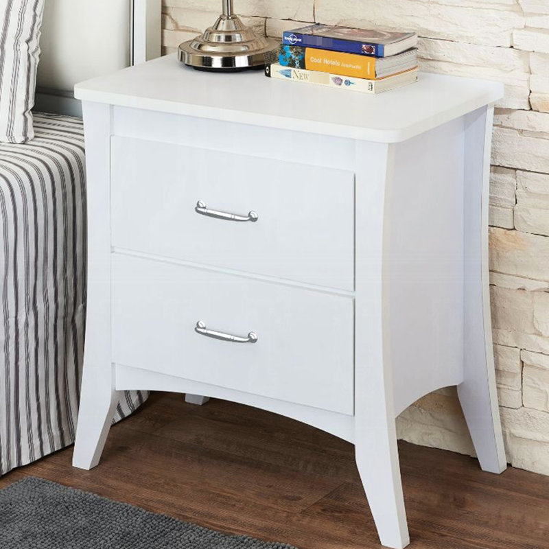Table de chevet blanche avec deux tiroirs de taille et deux pieds effilés blancs fonctionnels
