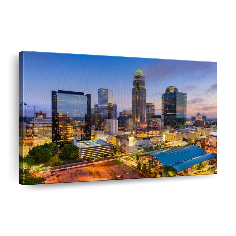 Skylines and Cityscapes Charlotte, reproduction sur toile, H 30 po x l 45 po x P 1,25 po
