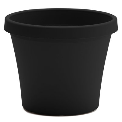 Terra Traditional Plastic Indoor/Outdoor Pot Planter