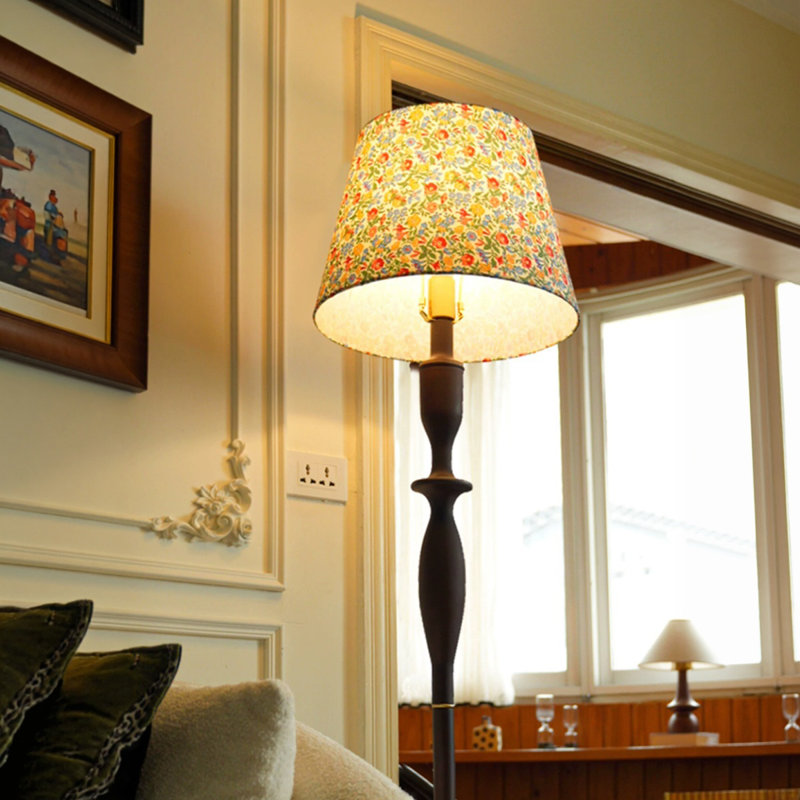Lampadaires de forme libre en coton et lin noisette + bois massif, Nut-brown