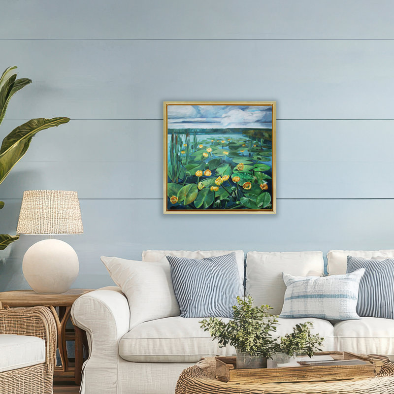 Cadre flottant avec nénuphars et nuages, conception par Violeta Vollmer, H 25 po x l 25 po, Cadre flottant métallique doré