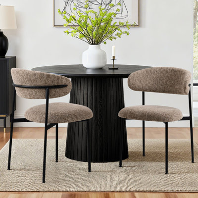 Chaise rembourrée avec pieds en métal