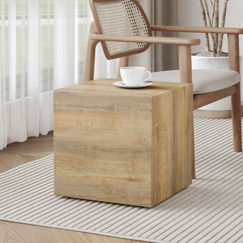 Table de bout, H 15,7 po x l 15,7 po x P 15,7 po