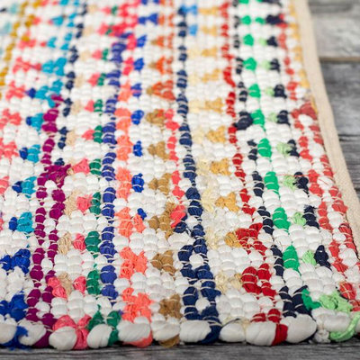 Tapis en coton à chevrons rouge / orange / blanc