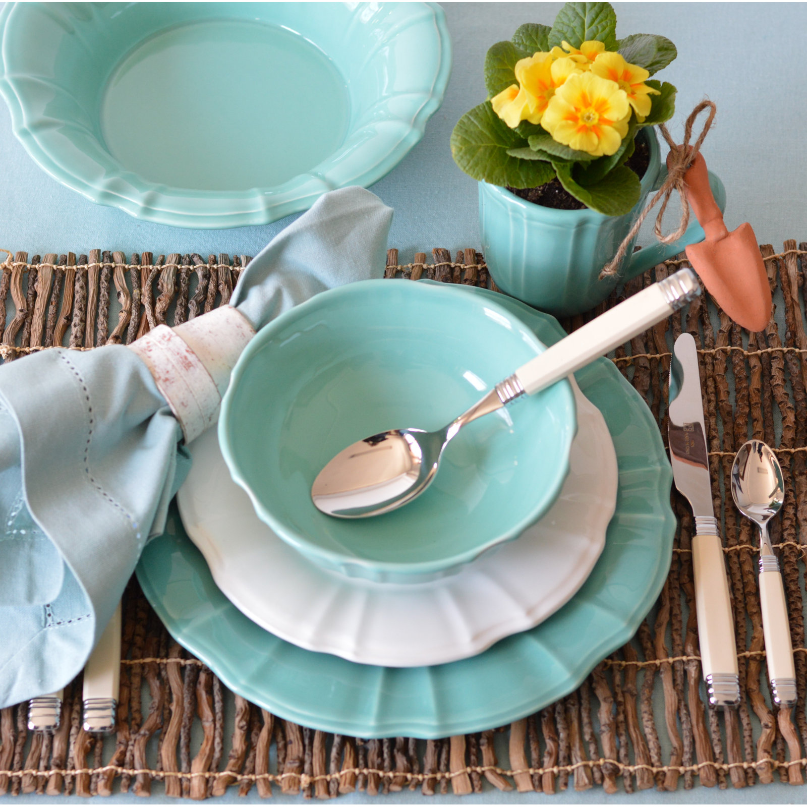 Chloe Ceramic Salad Bowl, Turquoise, 9.84"
