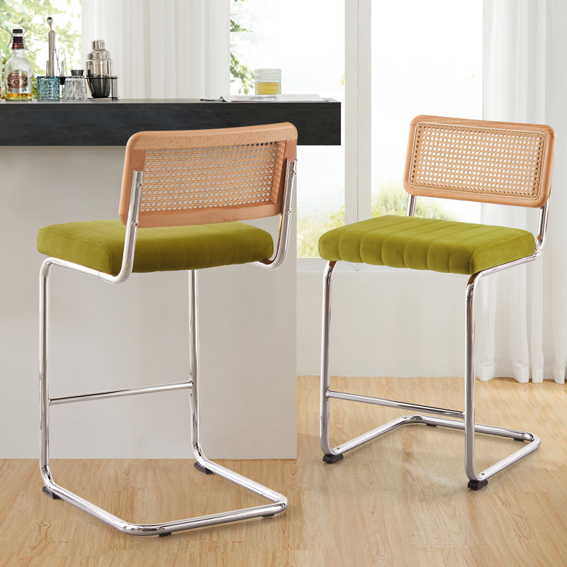 Tabouret rembourré en velours Krickelin, Argent, Vert olive, Tabouret de comptoir (siège d'une hauteur de 26 p