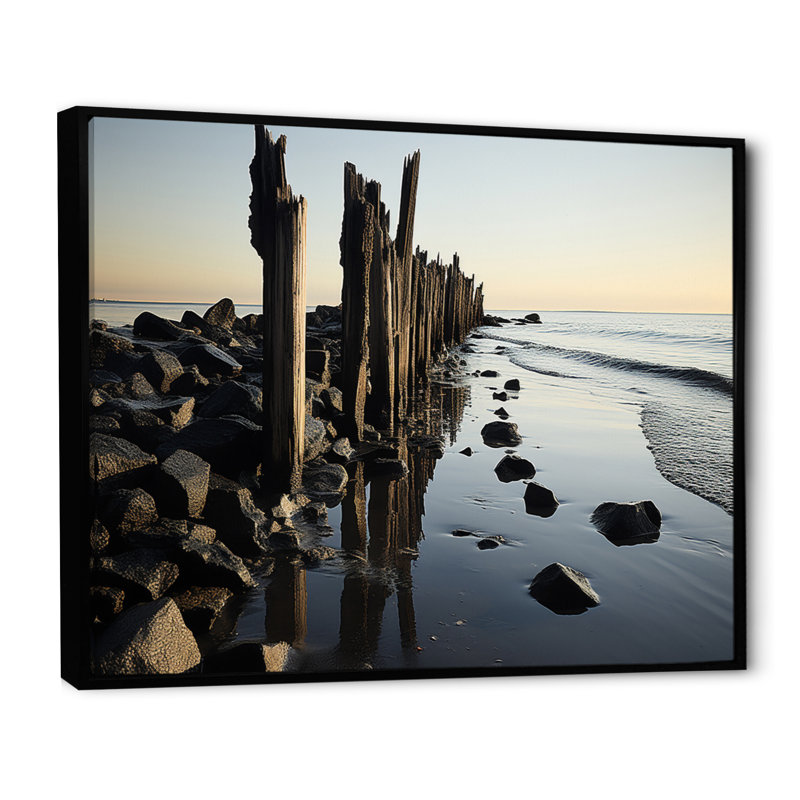 «Beach Photo Pier Reflections V», reproduction sur toile, Cadre flottant noir, H 16 po x l 32 po x P 1 po