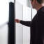 Armoire de garage Series - l 96 po x H 72 po x P 20 po. Gris métallique. Fermeture douce pour réduire le bruit. Optimisation de l'espace mural. Compartiments de rangement très profonds. Pour arroser et chauffer. Teinture à gratter