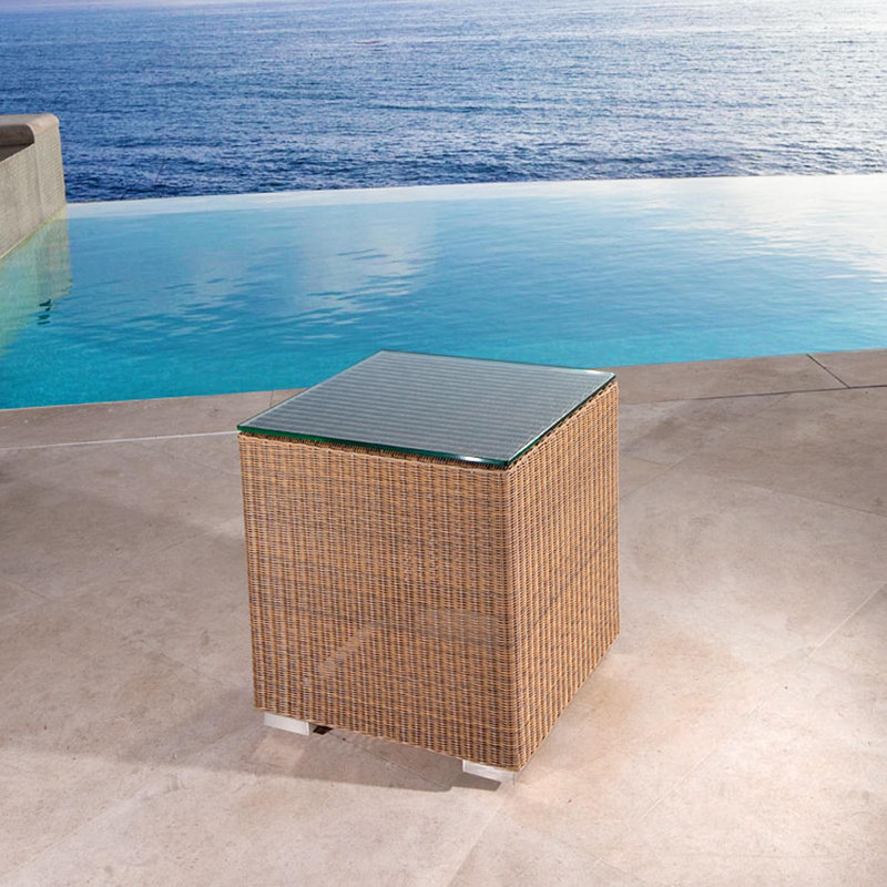 Table d'appoint en rotin