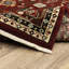 Tapis rouge / noir Oaklynn-365649760