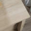 Table de chevet rectangulaire brune avec tiroir, finition chaleureuse pour compléter le décor de la chambre à coucher, rangement polyvalent, bois d'ingénierie, taille compacte, support facile à assembler, tiroir coulissant, tablette ouverte pour