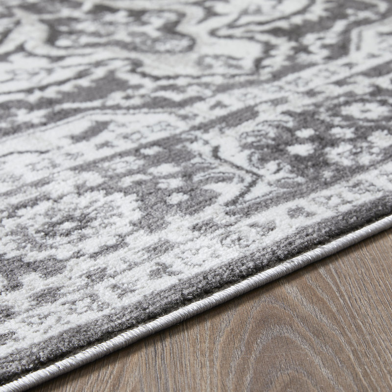 Raghdah Oriental Indoor Rug, Rectangle 5'3" x 7'3"