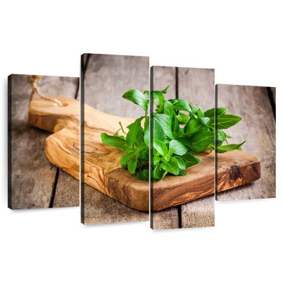 Harnek cuisinant avec du basilic
