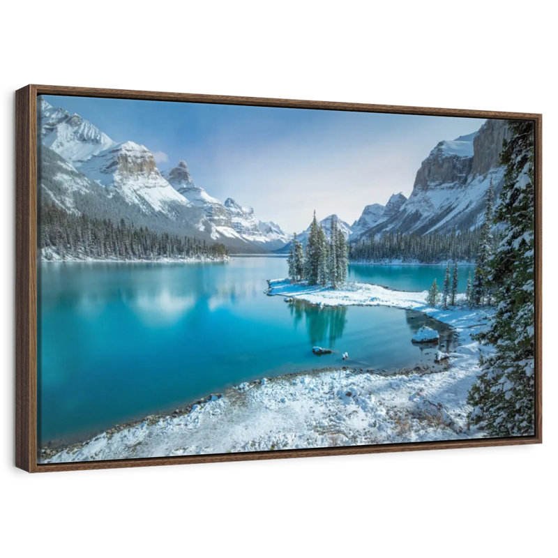 Spirit Island en hiver, Cadre flottant noyer, 31 po x 21 po
