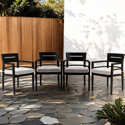 Chaises d'extérieur noires Ember - 4 pièces en aluminium avec siège de patio en aluminium, en noir, style élégant