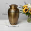 Urnes commémoratives antiques