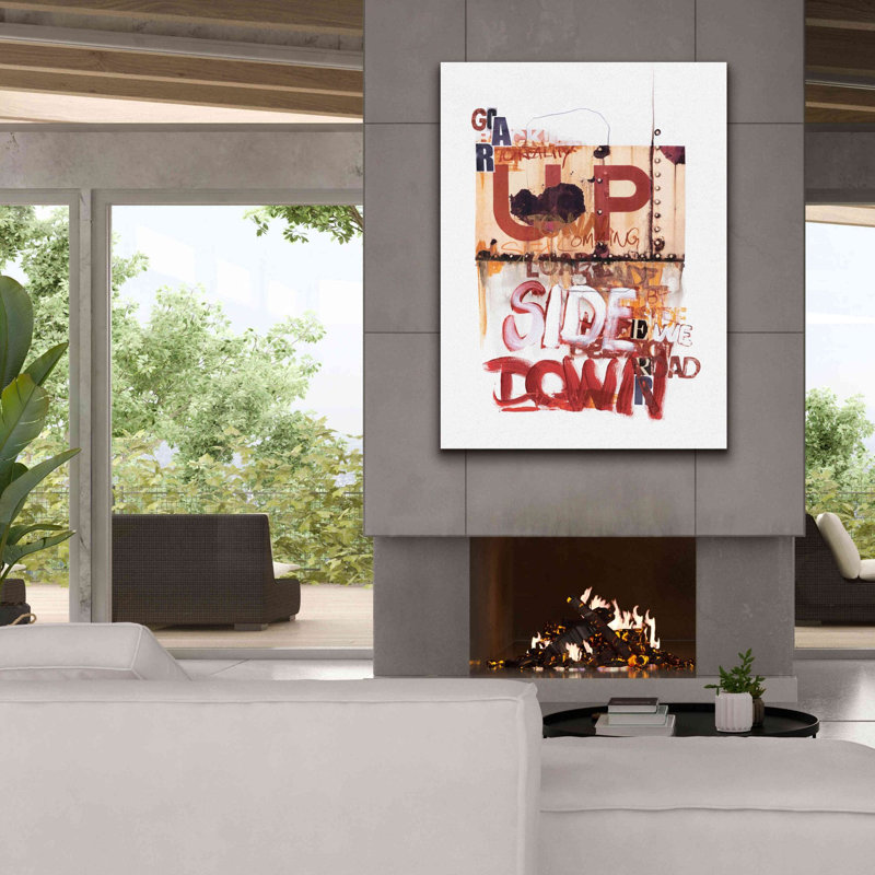 «Up Side Down 1» par Design Fabrikken, estampe numérique sur toile, H 54 po x l 40 po x P 1,5 po