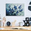  «Blue Abstract Flowers» par Svetlana Aleynikova, art mural en verre acrylique, 16 po x 12 po