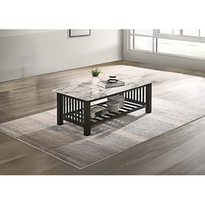 Table basse avec tablette de rangement ouverte
