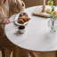 Table de salle à manger blanche et Burlywood-1132084094