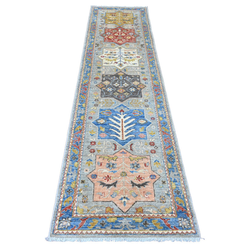 Tapis de couloir oriental oriental 2 pi 7 po x 10 pi 1 po gris nuageux, de style Aryana, avec un motif akstafa afghan de style Caucase