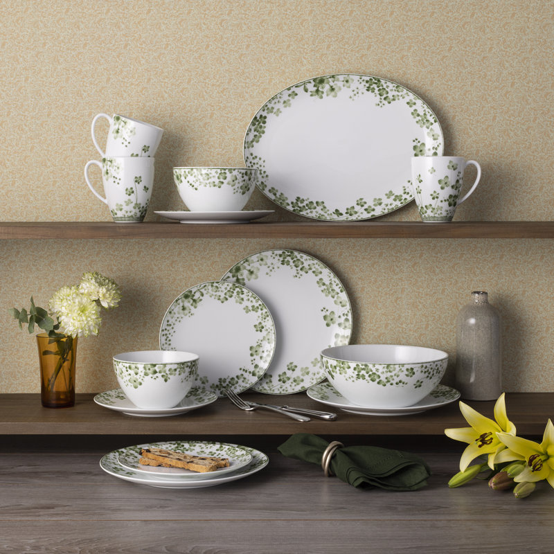 Blue and White Porcelain Floral 4-Piece Dinnerware Set