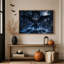 Ange aux ailes sombres dans des ruines gothiques avec toile murale bleue d'Halloween-999672077