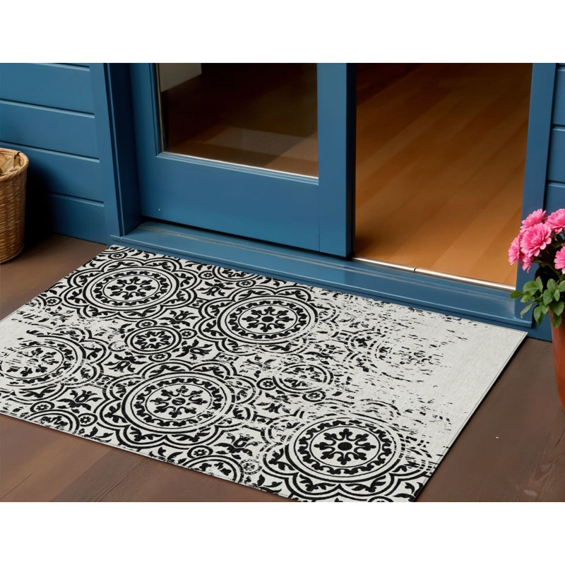 3' X 5' Black And Ivory Medallion Washable Indoor Outdoor Area Rug