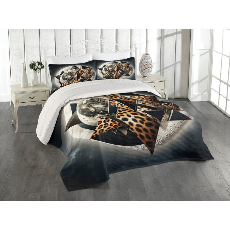 Polyester Animal Print Coverlet, Queen Coverlet + 2 Standard Shams