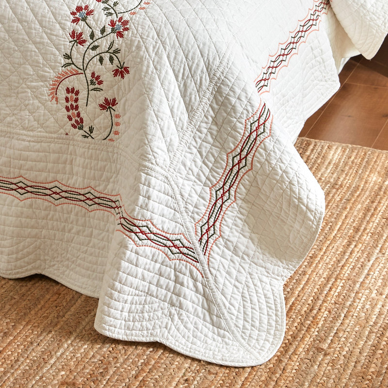 Classic Farmhouse Cotton Cottage Floral Quilt Bedspread Set, King Quilt + 2 Shams