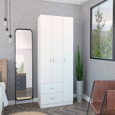 Armoire à trois portes