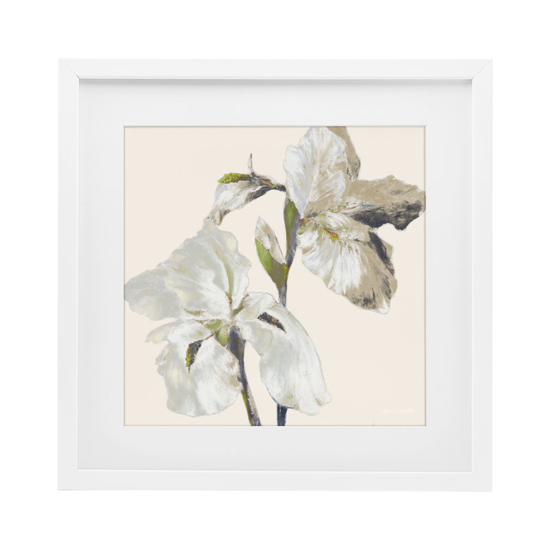 «Irises Soft Beige», reproduction sous verre encadrée, design par Lanie Loreth, H 13 po x l 13 po, Cadre blanc côtier