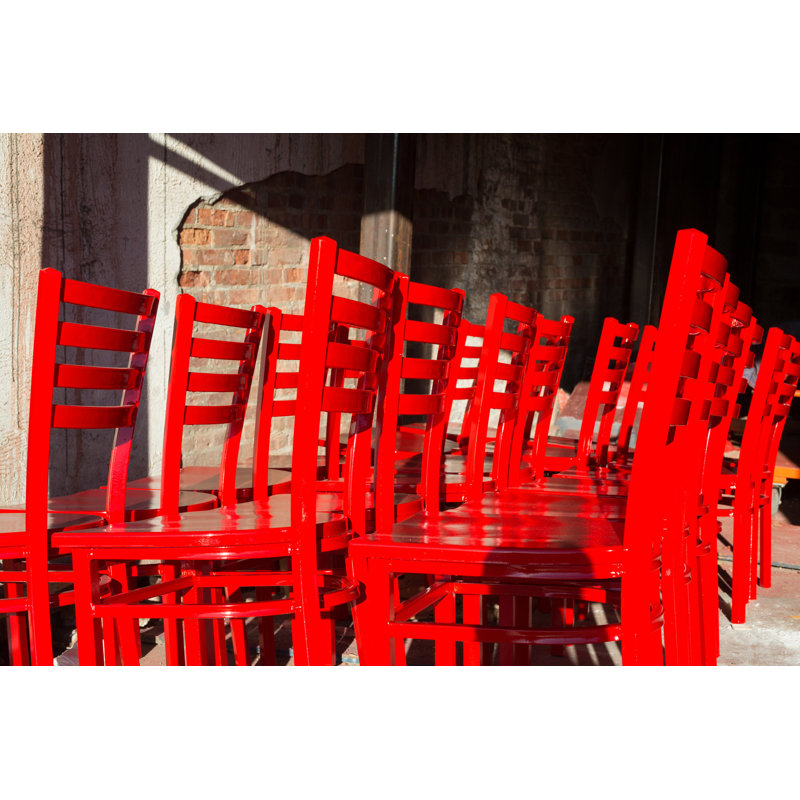 «Red Chairs» par Francis Augustine - reproduction de photo, Pas de tapis, Papier, H 18 po x l 27 po x P 0,1 po